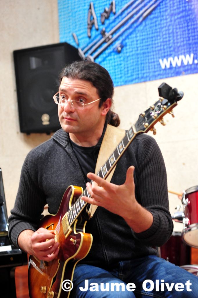 03033 © Jaume Olivet