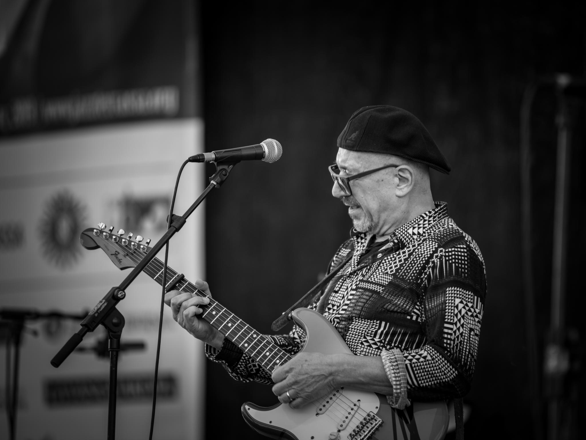  Sergi Meya