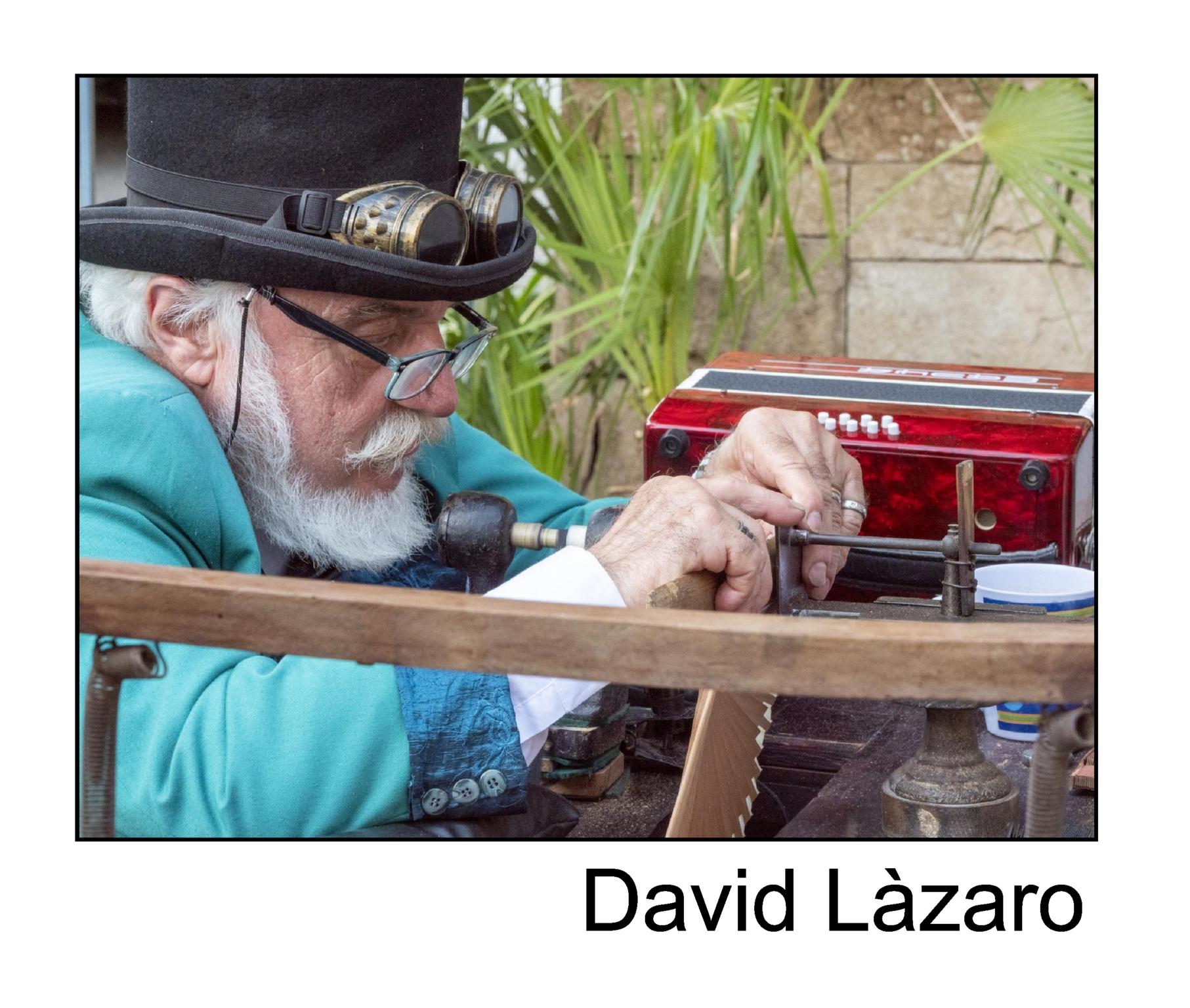  David Lzaro
