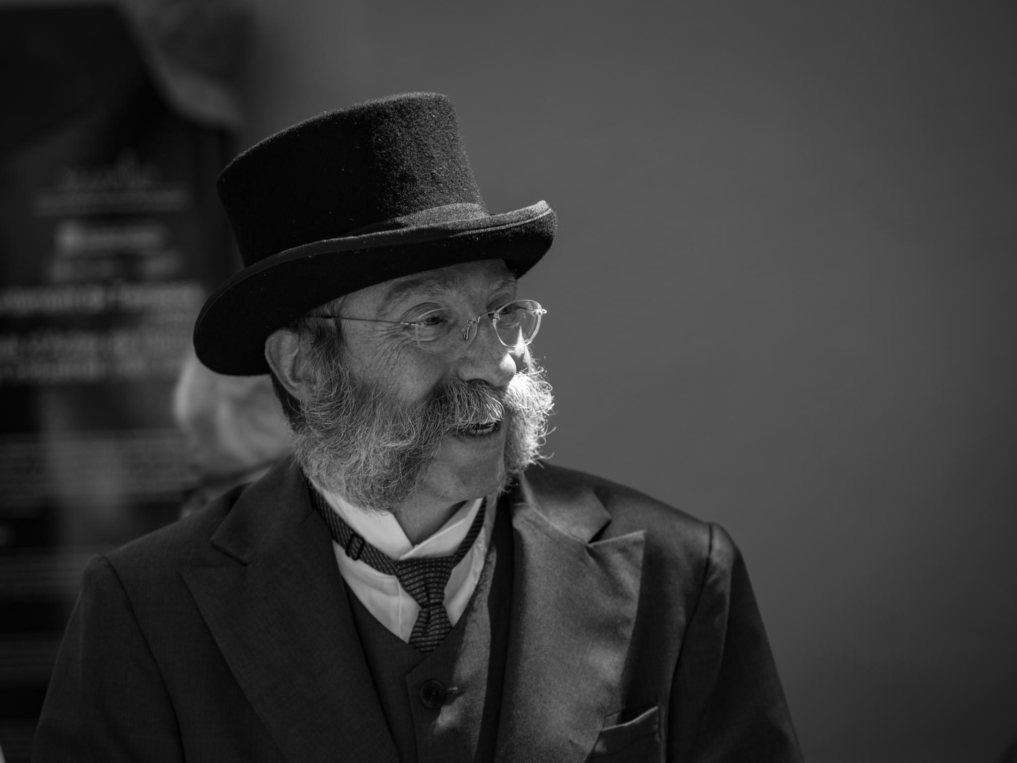  Sergi Meya