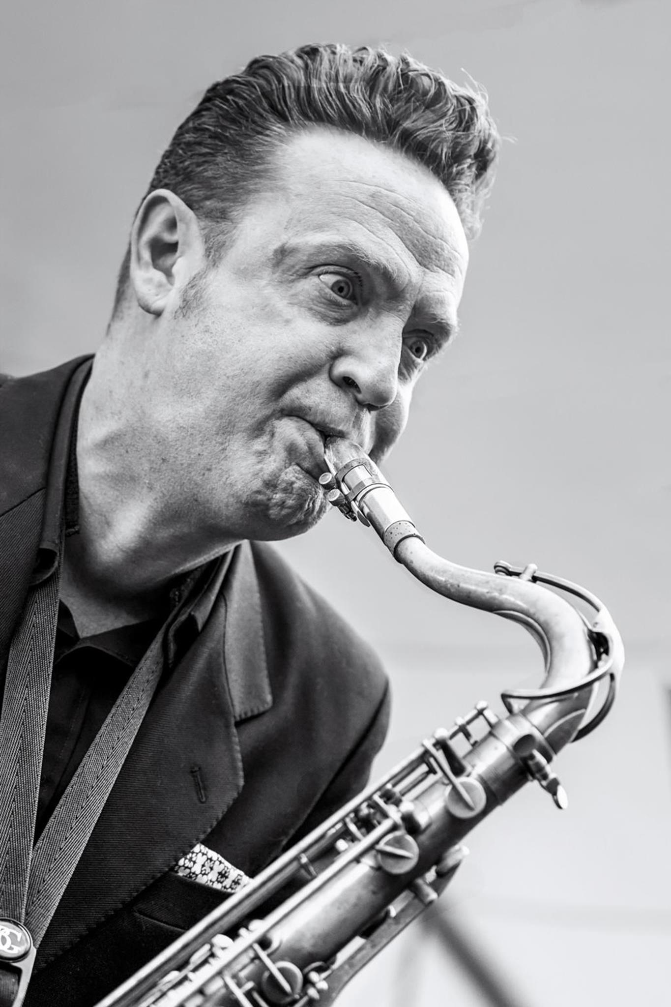 � Jaume Jov�