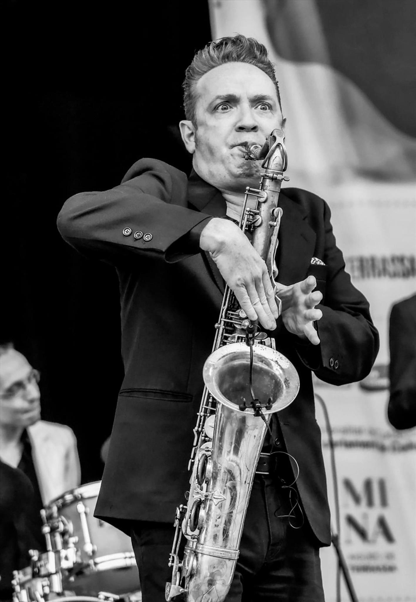 � Jaume Jov�